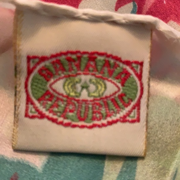 BANANA REPUBLIC HIBISCUS FLORAL SILK SCARF SQUARE HUGE X-LARGE 33” x 33” - Picture 3 of 6